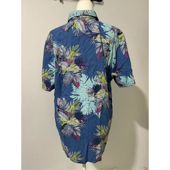 Tommy Bahama Island zone Hawaiian shirt button front silk polyester blend M - Picture 6 of 7